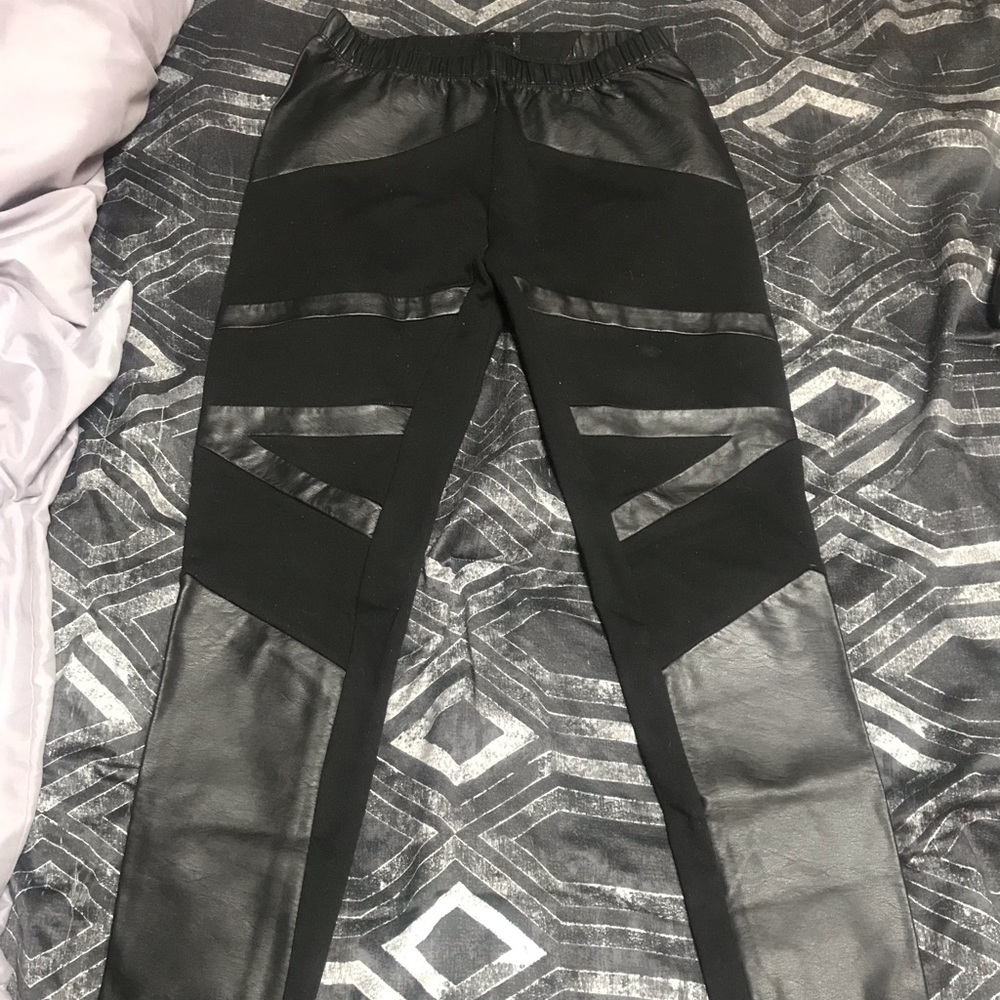 Women's faux leather leggings
